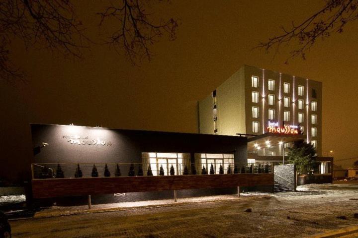 Hotel Mousson Michalovce Buitenkant foto